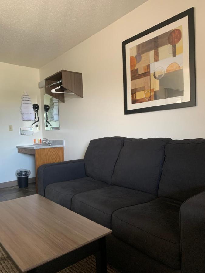 Lakes Area Inn Glenwood Экстерьер фото